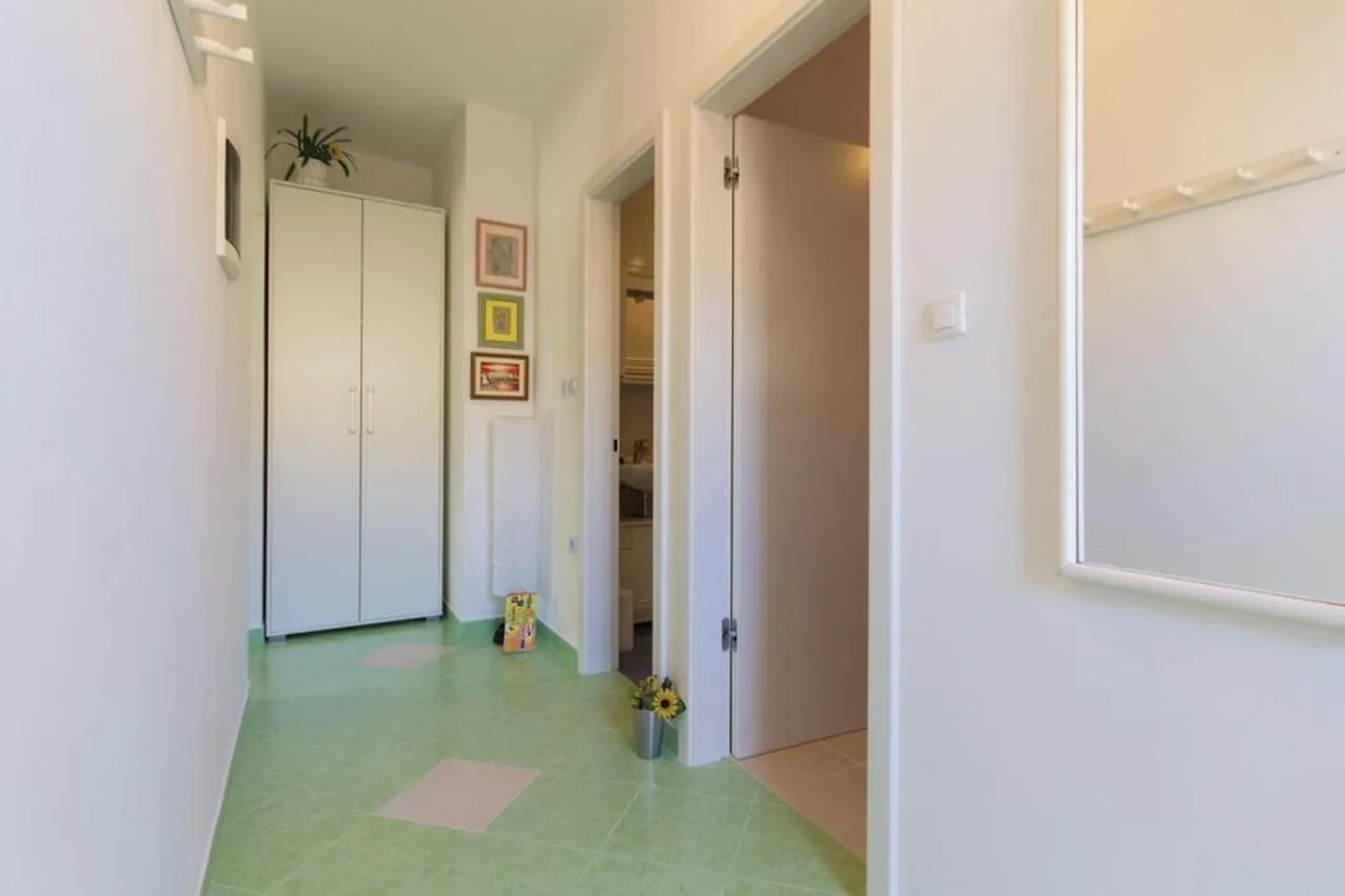Two Bedroom Apartment Valdebecco For 5 Persons Póla Horvátország