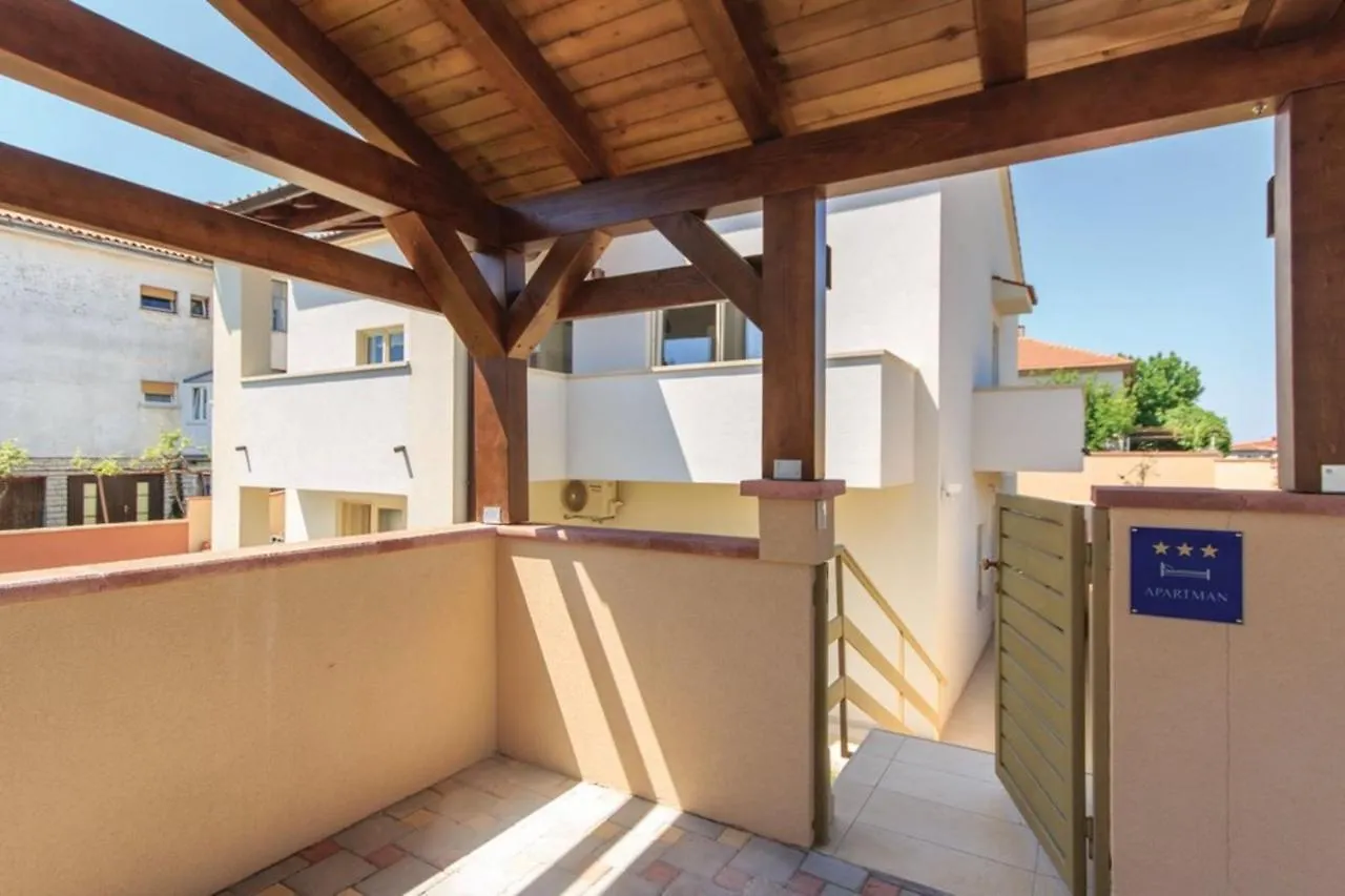 Two Bedroom Apartment Valdebecco For 5 Persons Póla 0*,  Horvátország
